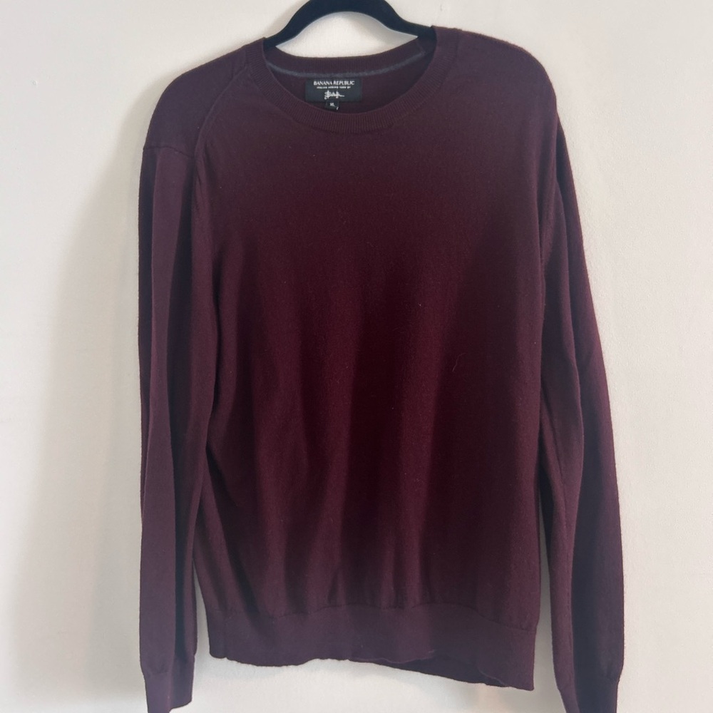 Banana Republic Men's Dark Red Crewneck Sweater